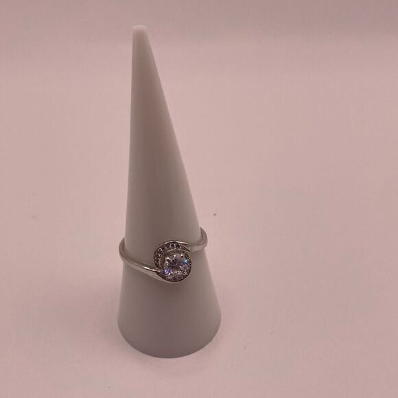 Cubic Zirconia Statement Ring size 7 - Picture 2 of 4